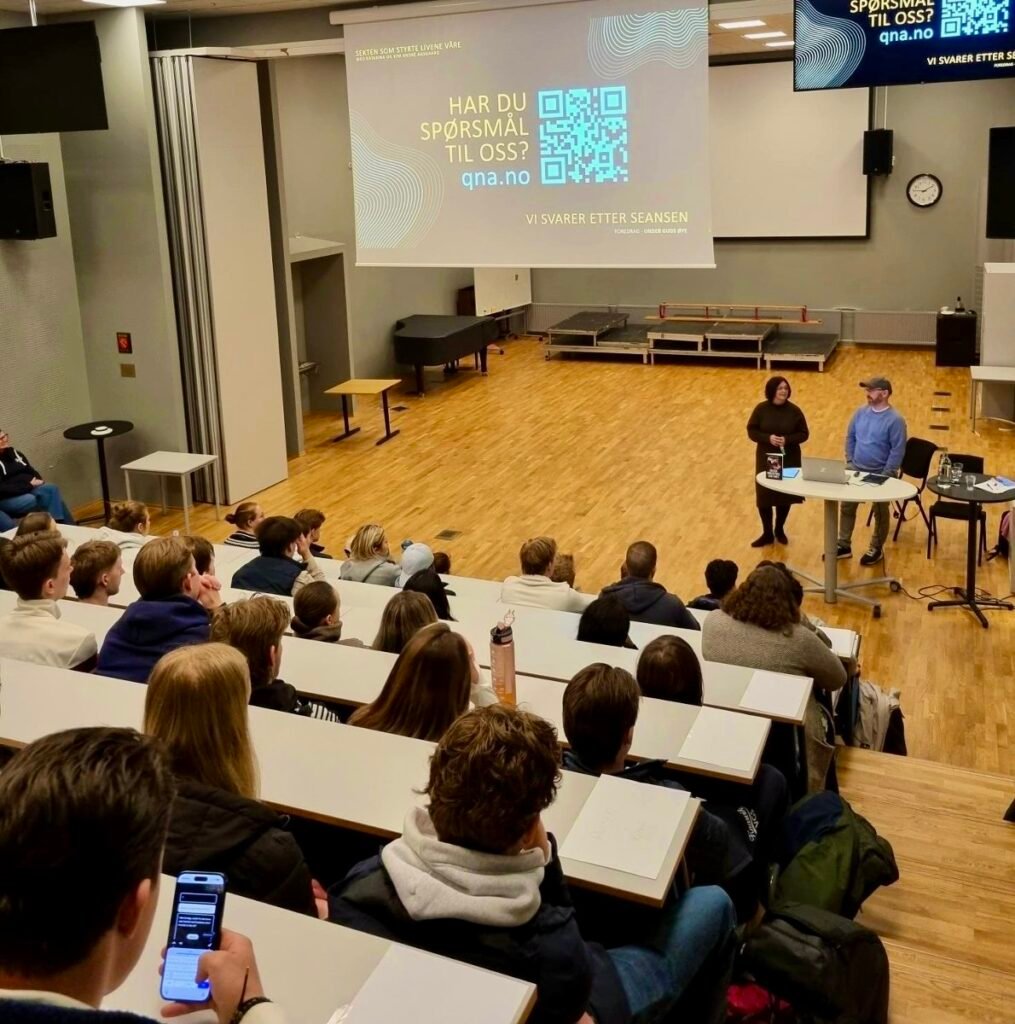 Katarina og Kim holder foredrag på Knarvik videregående skole i 2026